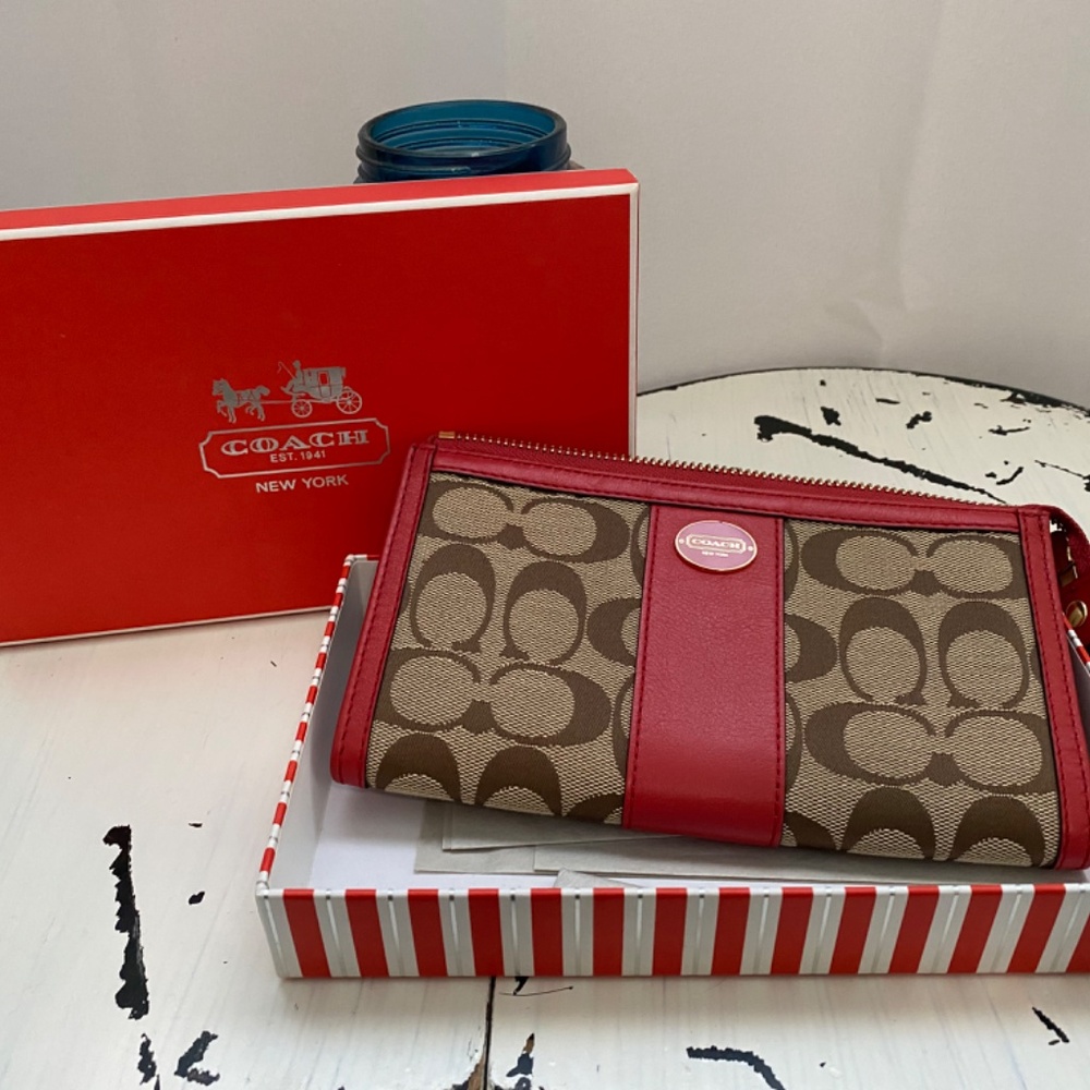 New in box Vintage Signature Coach wristlet Red